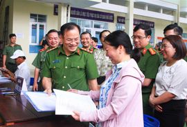 Thứ trưởng Nguyễn Văn Long kiểm tra công tác đảm bảo dịch vụ công tại tỉnh Khánh Hòa