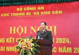 Thực hiện tốt công tác trang bị, kho vận và công nghệ thông tin