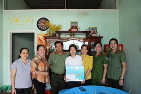 Công an Sóc Trăng tổ chức Chương trình “Cùng gia đình đoàn viên công đoàn vui đón Tết”