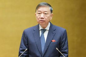 Tán thành việc trình Quốc hội xem xét, quyết định việc thí điểm mô hình tổ chức hoạt động lao động, hướng nghiệp, dạy nghề cho phạm nhân ngoài trại giam