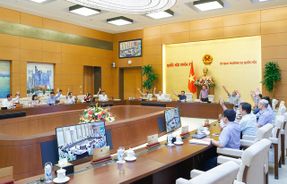 Bổ sung Nghị quyết về biển số ô tô đấu giá vào Chương trình xây dựng luật, pháp lệnh năm 2022