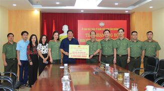 Bộ Công an hỗ trợ Nhân dân tỉnh Quảng Ninh khắc phục thiệt hại do bão số 3