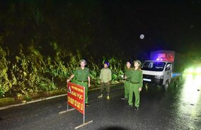 Khẩn trương giúp người dân di dời tài sản, đảm bảo an toàn tại vùng có nguy cơ sạt lở