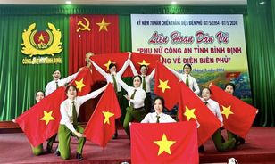 Phụ nữ Công an Bình Định hướng về Điện Biên Phủ