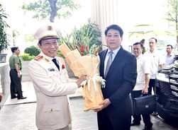 Chủ tịch nước Lương Cường dự Hội nghị sơ kết công tác công an 6 tháng đầu năm 2025