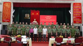 Thứ trưởng Trần Quốc Tỏ dự Hội nghị sơ kết 6 tháng đầu năm 2025 tại Công an tỉnh Cao Bằng