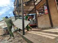 Cà Mau: Công an xã chung tay hỗ trợ khởi công xây dựng nhà tình nghĩa tặng thân nhân thờ cúng Liệt sĩ Công an nhân dân
