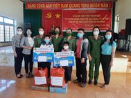 Chương trình “Mẹ đỡ đầu” của Hội Phụ nữ Công an Đắk Nông