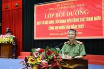 Bối dưỡng kiến thức, trao đổi kinh nghiệm công tác tham mưu trong Công an tỉnh Quảng Nam