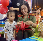 Tuổi trẻ Công an Quảng Ngãi mang niềm vui Trung thu đến với các em thiếu nhi
