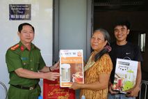 Công an tỉnh Sóc Trăng bàn giao nhà Đại đoàn kết