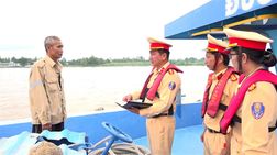 An Giang: Tăng cường đảm bảo giao thông đường thủy mùa mưa bão