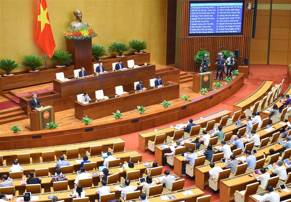 Quốc hội thảo luận về một số nội dung còn ý kiến khác nhau của dự án Luật Giao dịch điện tử (sửa đổi). Ảnh: Quochoi.vn.