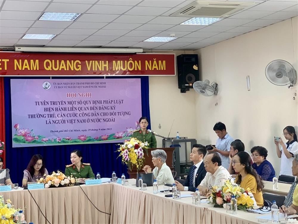 Công an TP Hồ Chí Minh tuyên truyền một số quy định pháp luật hiện hành liên quan đến đăng ký thường trú, Căn cước công dân.