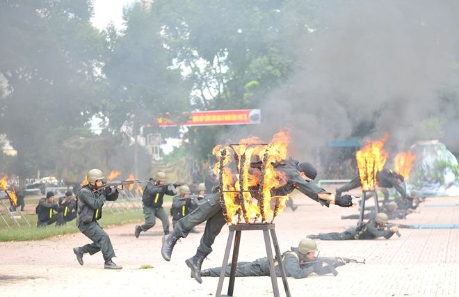 Khai mạc Chung kết Hội thi điều lệnh, bắn súng, võ thuật Công an nhân dân khu vực phía Nam lần thứ 5