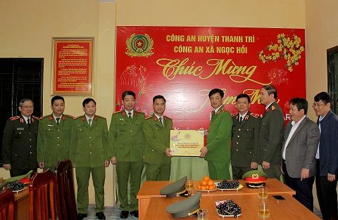 Thứ trưởng Nguyễn Duy Ngọc thăm, chúc Tết và kiểm tra công tác ứng trực của một số đơn vị trên địa bàn thành phố Hà Nội