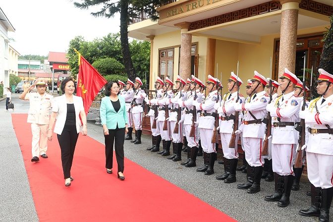 Phó Chủ tịch nước thăm, chúc mừng Công an tỉnh Yên Bái nhân 75 năm Ngày truyền thống CAND