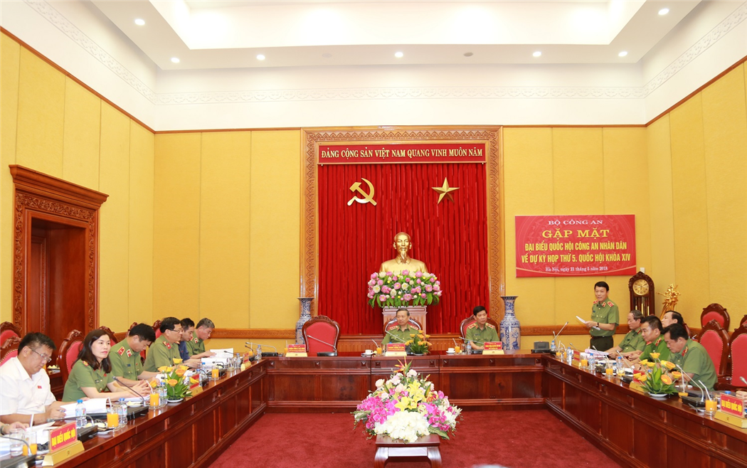 Bộ Công an gặp mặt các đại biểu Quốc hội trong CAND về dự Kỳ họp thứ 5, Quốc hội khóa XIV