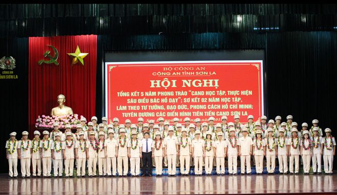 Công an hai tỉnh Sơn La và Thái Bình tôn vinh các điển hình tiên tiến học tập và thực hiện Sáu điều Bác Hồ dạy