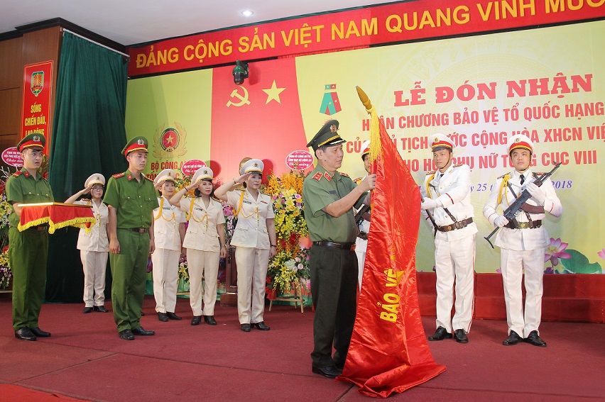 Hội Phụ nữ Tổng cục VIII đón nhận Huân chương Bảo vệ Tổ quốc hạng Nhì