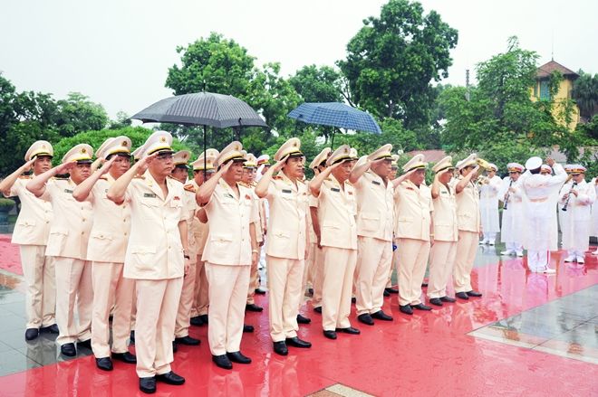 Đảng ủy Công an Trung ương, Bộ Công an dâng hương tưởng niệm các Anh hùng liệt sỹ