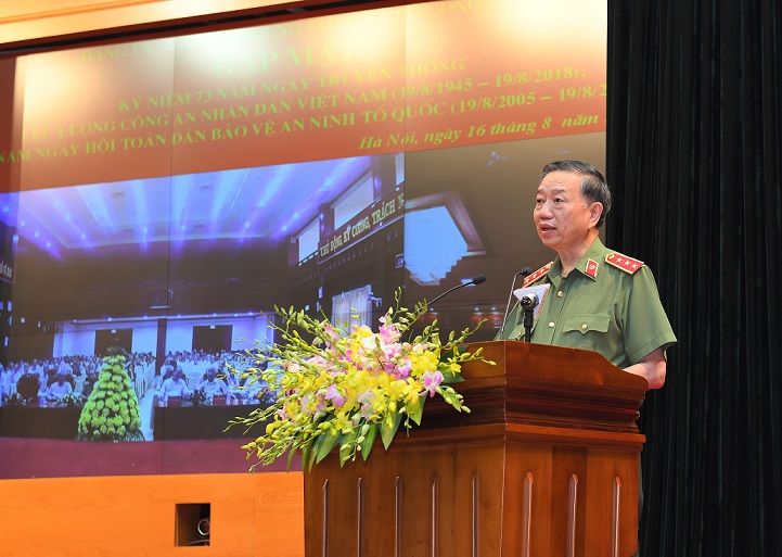 Bộ Công an gặp mặt kỷ niệm 73 năm Ngày truyền thống Công an nhân dân