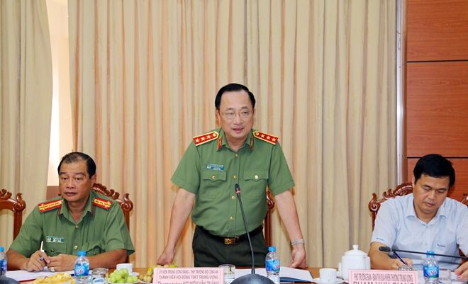 Thứ trưởng Nguyễn Văn Thành làm việc tại tỉnh An Giang về công tác thi đua khen thưởng