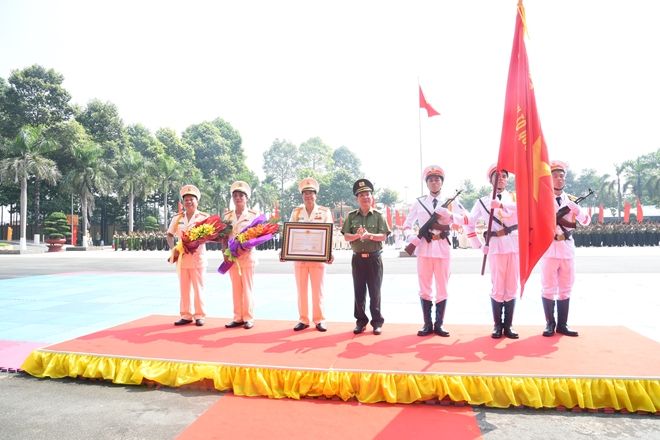 Thứ trưởng Nguyễn Văn Sơn dự khai giảng năm học mới 2018 – 2019 tại Trường Đại học An ninh nhân dân và Cao đẳng Cảnh sát nhân dân II