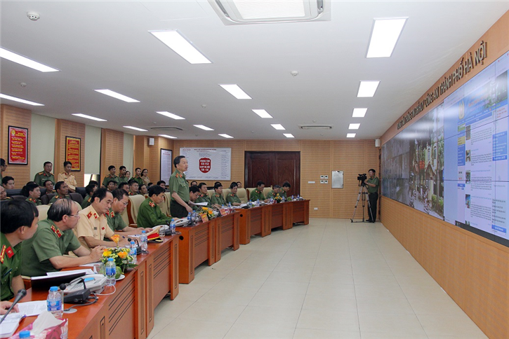 Đoàn công tác Bộ Công an kiểm tra Trung tâm thông tin chỉ huy Công an thành phố Hà Nội