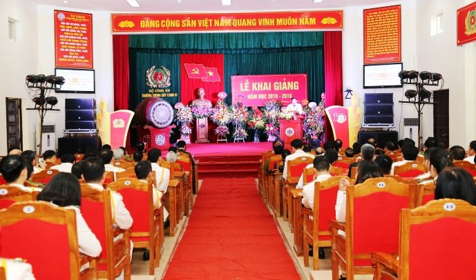 Trường Trung cấp Cảnh sát nhân dân VI khai giảng năm học 2018 - 2019