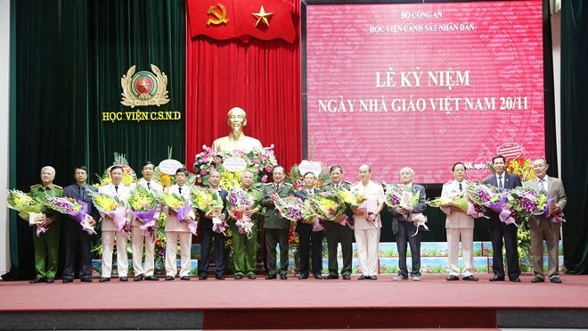 Thứ trưởng Nguyễn Văn Thành thăm, chúc mừng các học viện, trường Công an nhân dân nhân Ngày Nhà giáo Việt Nam 20/11