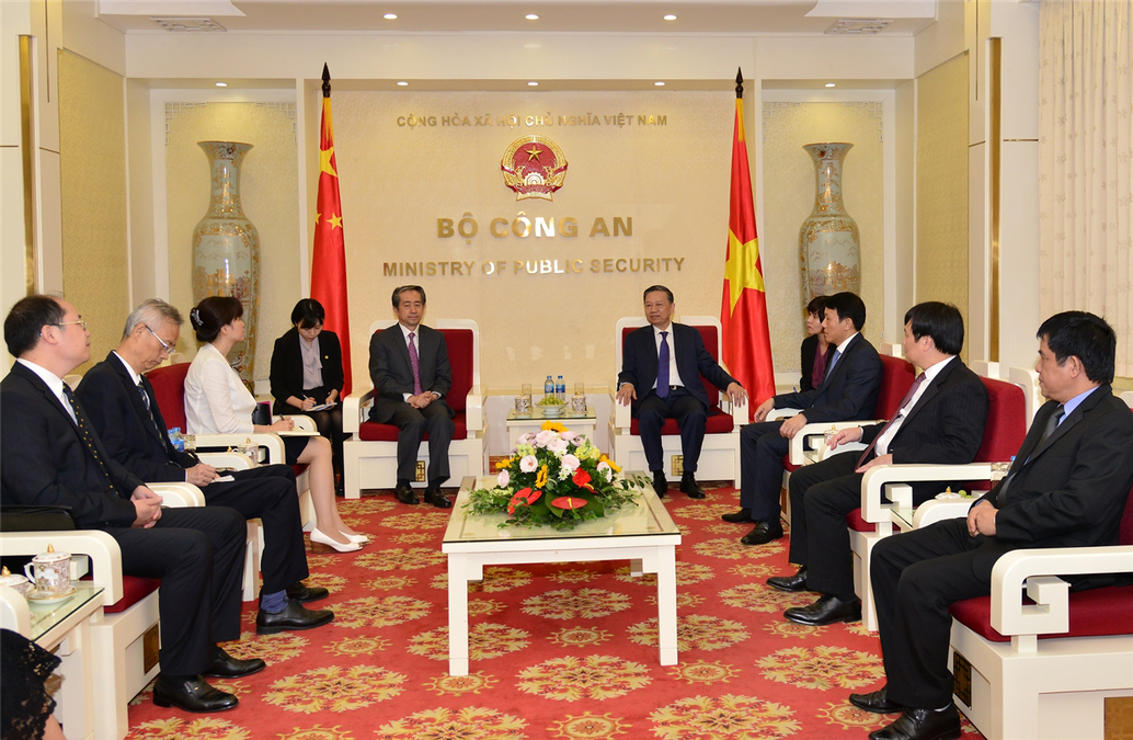 Việt Nam coi trọng việc phát triển quan hệ ổn định, lành mạnh và bền vững với Trung Quốc