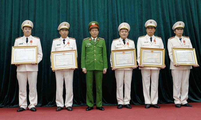 Cục Cảnh sát điều tra tội phạm về ma túy đón nhận Huân chương Chiến công