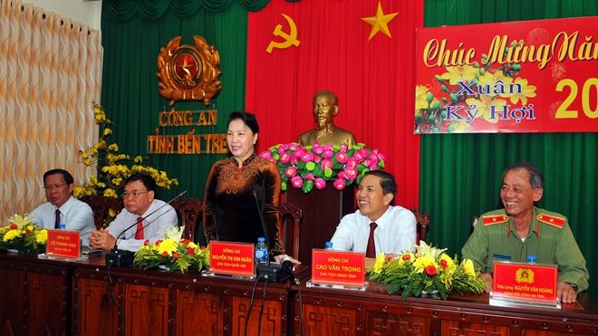 Chủ tịch Quốc hội Nguyễn Thị Kim Ngân đến thăm và chúc Tết tại Công an các tỉnh Bến Tre và Tiền Giang