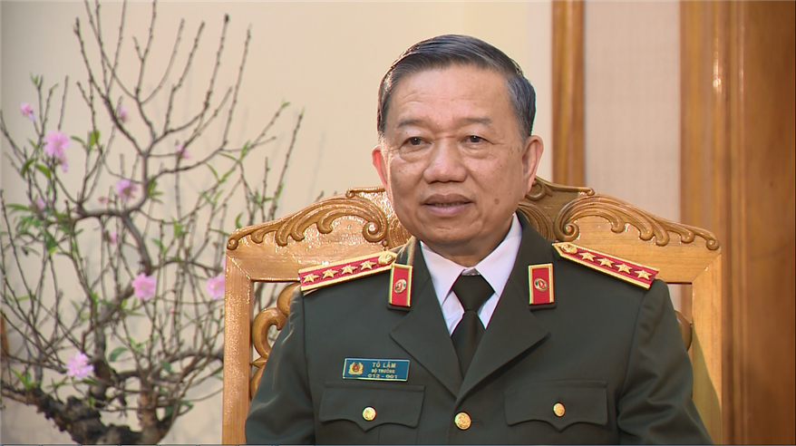 Bộ trưởng Tô Lâm trả lời phỏng vấn của VTV nhân dịp đầu năm mới Kỷ Hợi 2019 với phương châm hành động "Chủ động, nêu gương, kỷ cương, trách nhiệm, hiệu quả"