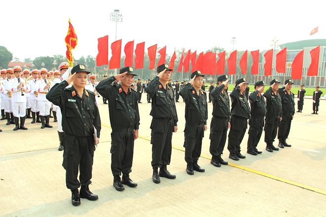 Bộ Tư lệnh Cảnh sát cơ động báo công dâng Bác