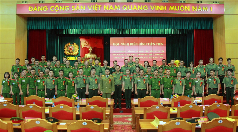 Hội nghị điển hình tiên tiến trong phong trào thi đua học tập tốt, rèn luyện tốt của học viên các Học viện, Trường cao đẳng, Trung cấp Công an nhân dân