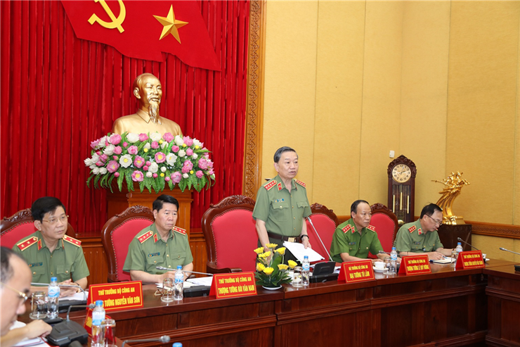 Tiếp tục phối hợp có hiệu quả với các bộ, ngành, địa phương đảm bảo vững chắc an ninh quốc gia, giữ gìn trật tự, an toàn xã hội