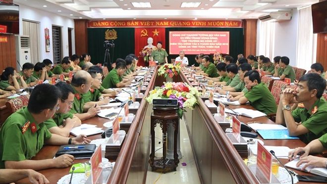 Thứ trưởng Bùi Văn Nam kiểm tra công tác tại Công an tỉnh Thừa Thiên - Huế