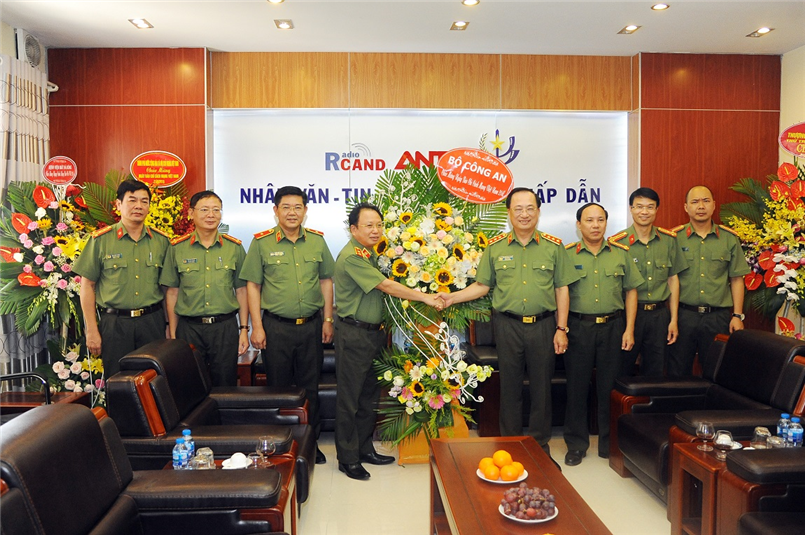 Thứ trưởng Nguyễn Văn Thành chúc mừng các cơ quan báo chí, truyền thông