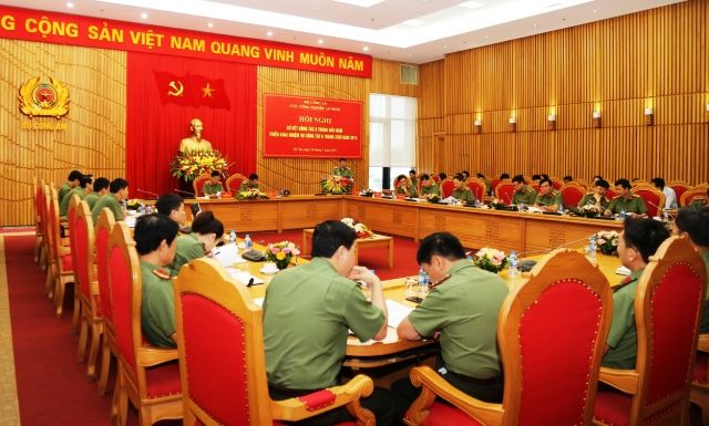 Đẩy mạnh phát triển công nghiệp quốc phòng, an ninh, đáp ứng yêu cầu xây dựng và bảo vệ Tổ quốc trong tình hình mới