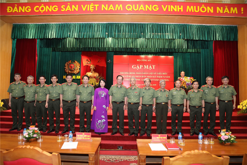 Gặp mặt thương binh, thân nhân liệt sỹ tiêu biểu trong Công an nhân dân