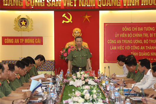 Bộ trưởng Tô Lâm làm việc với Công an thành phố Móng Cái, tỉnh Quảng Ninh