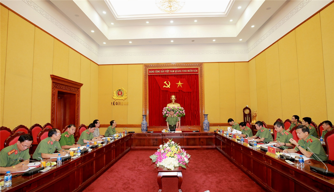 Giữ gìn an ninh, trật tự, duy trì sự ổn định, cuộc sống ấm no, hạnh phúc cho người dân huyện Mường Nhé, tỉnh Điện Biên