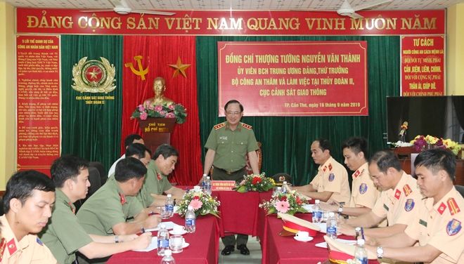 Thứ trưởng Nguyễn Văn Thành thăm, làm việc với Thủy đoàn II, Cục Cảnh sát giao thông
