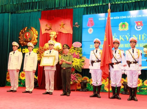 Đoàn Thanh niên Bộ Công an đón nhận Huân chương Lao động hạng Ba