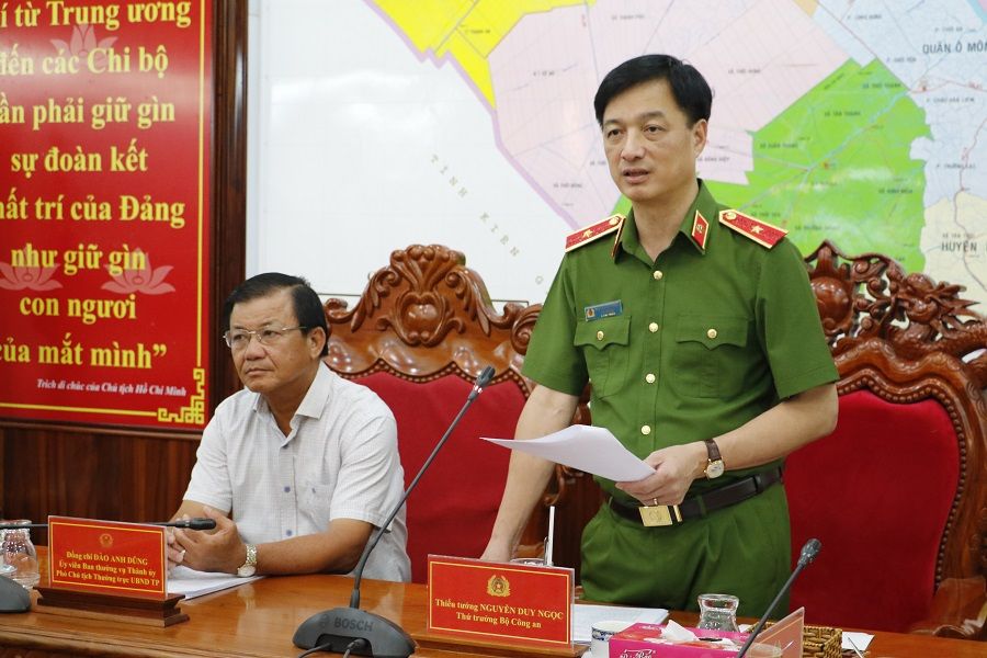 Thứ trưởng Nguyễn Duy Ngọc kiểm tra công tác tại Công an TP Cần Thơ