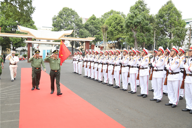 Thứ trưởng Lương Tam Quang kiểm tra công tác tại Công an tỉnh Đắk Lắk