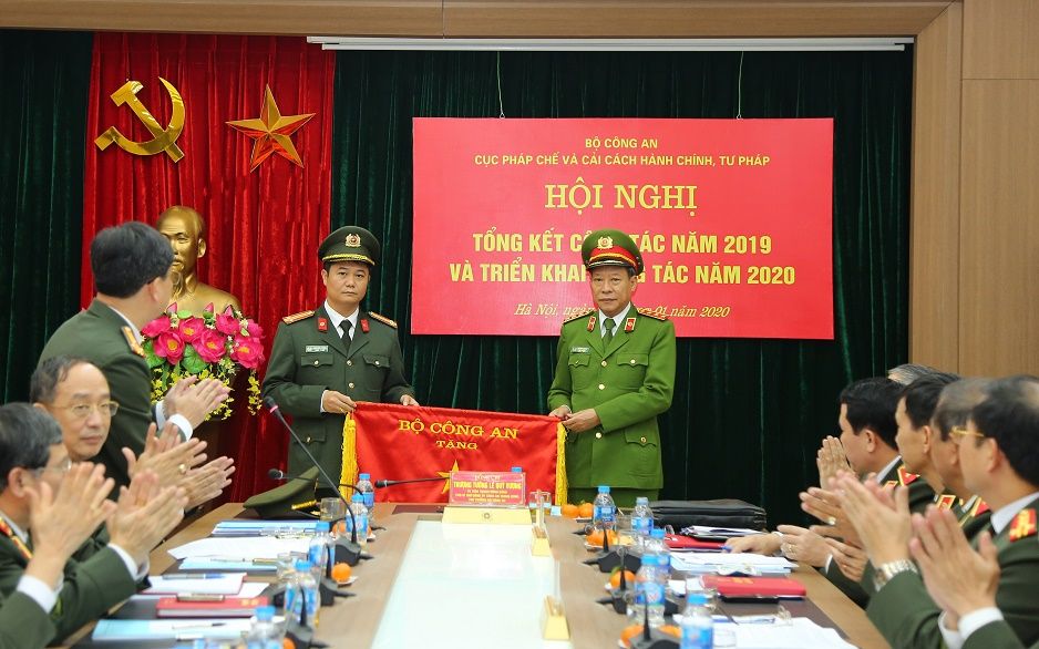 Góp phần hoàn thiện thể chế, chính sách trong lĩnh vực pháp luật, cải cách hành chính, tư pháp