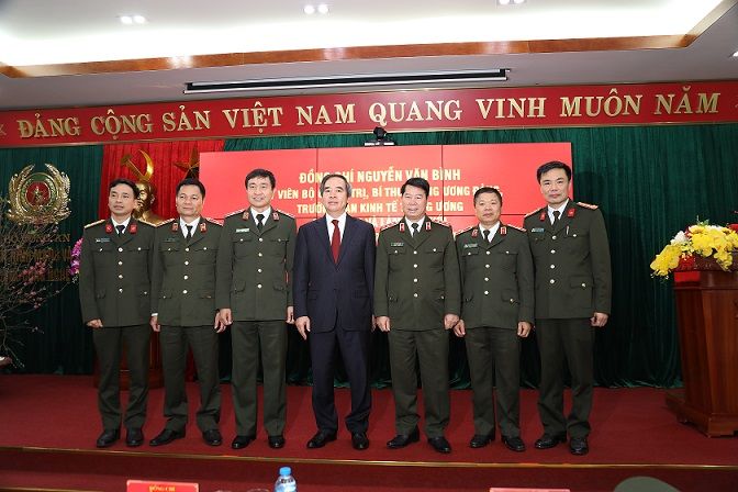 Trưởng Ban Kinh tế Trung ương thăm, làm việc với Cục An ninh mạng và phòng, chống tội phạm sử dụng công nghệ cao